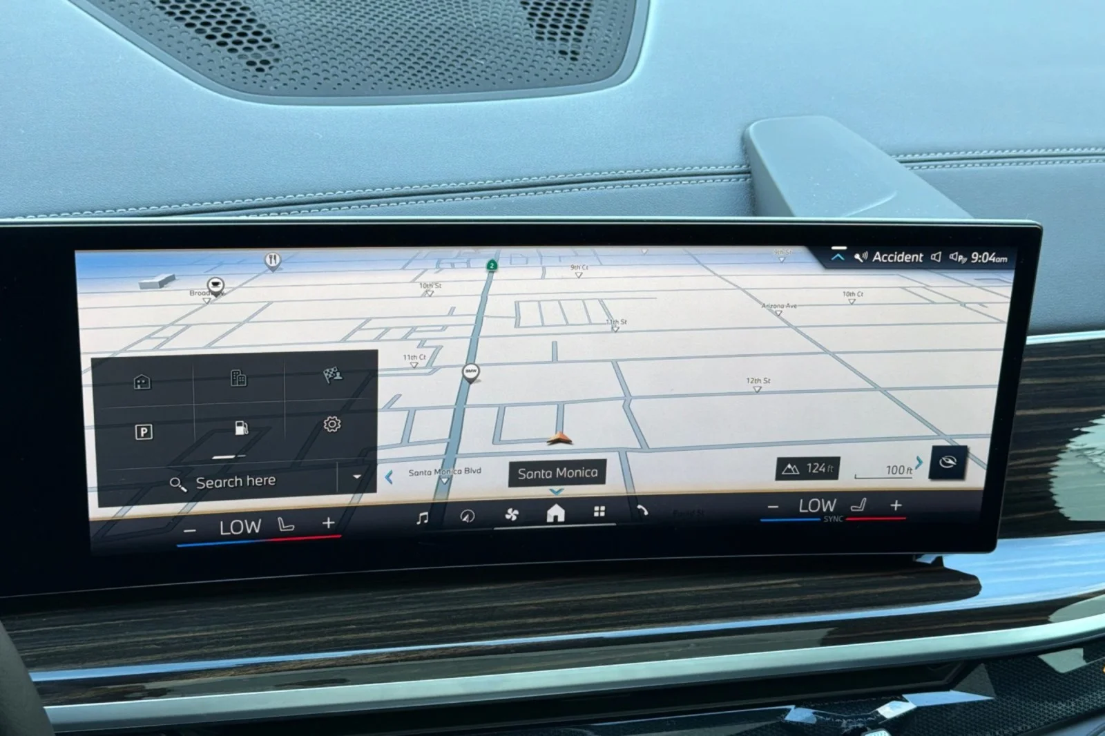 Used 2025 Skyscraper Grey Metallic BMW xDrive40i image 18