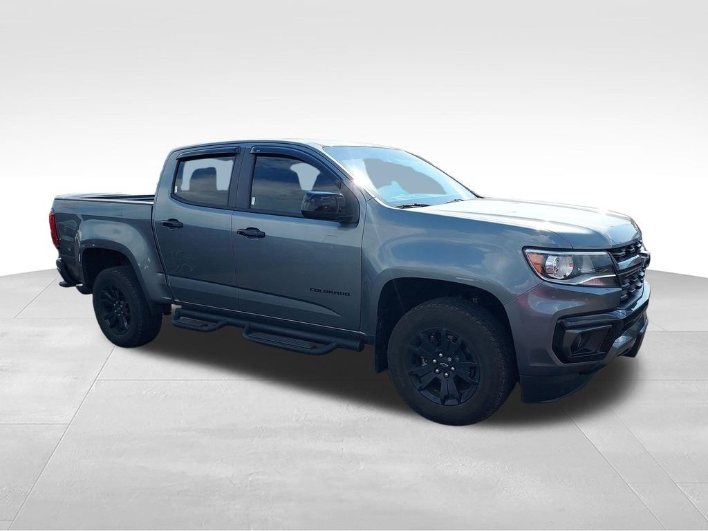 Used 2022 Gray Chevrolet Z71 image 7