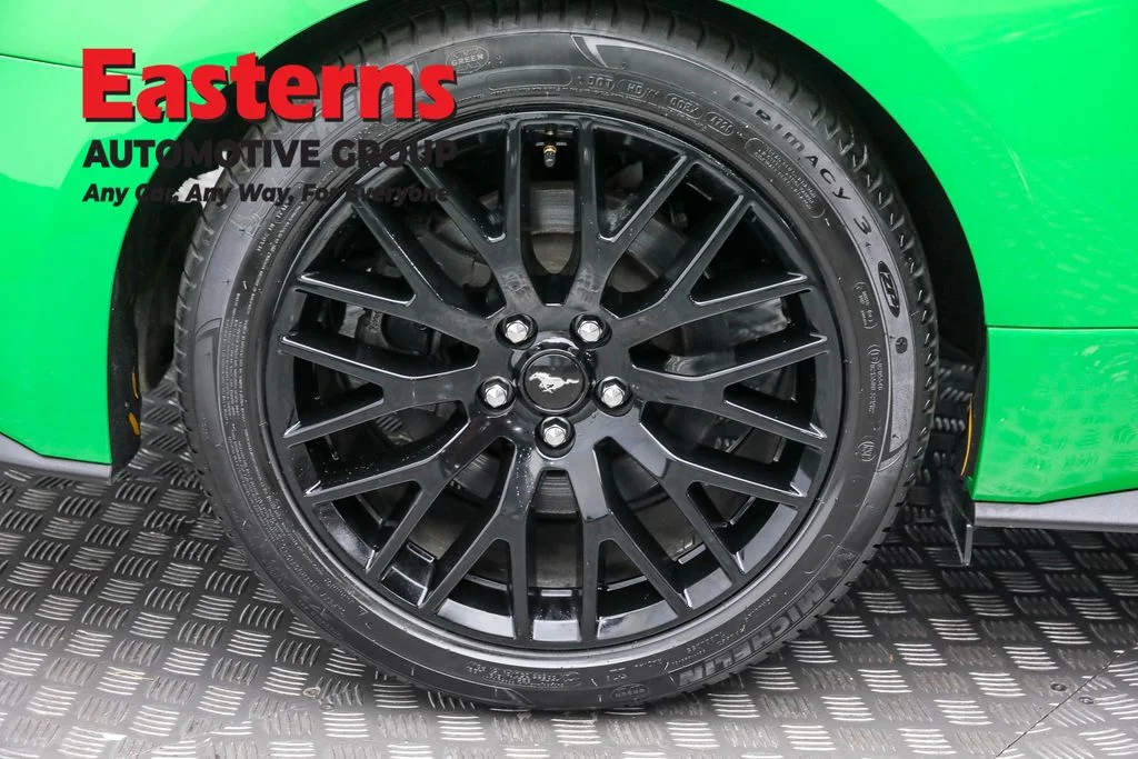 Used 2019 Green Ford GT image 27