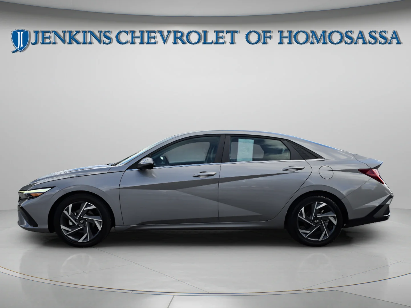 Used 2025 Fluid Metal Hyundai Limited image 9
