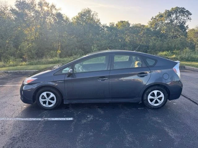 Used 2015 Gray Toyota Two image 6