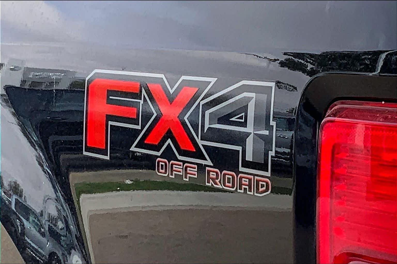 Used 2021 Agate Black Metallic Ford LARIAT image 10
