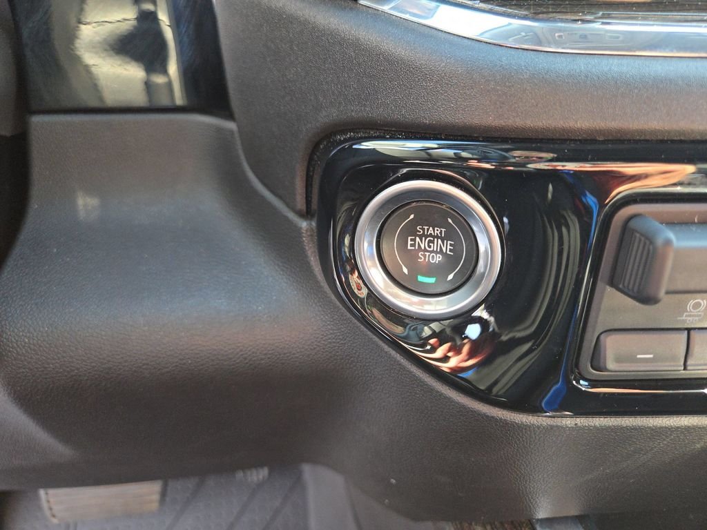 Used 2024 Summit White Chevrolet RST image 28