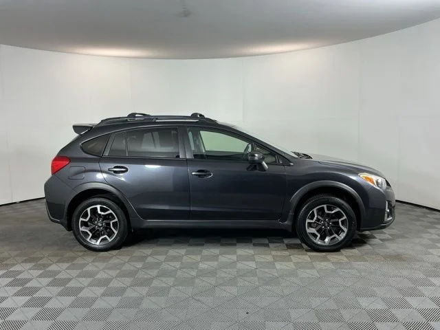 Used 2016 Gray Subaru 2.0i Limited image 4