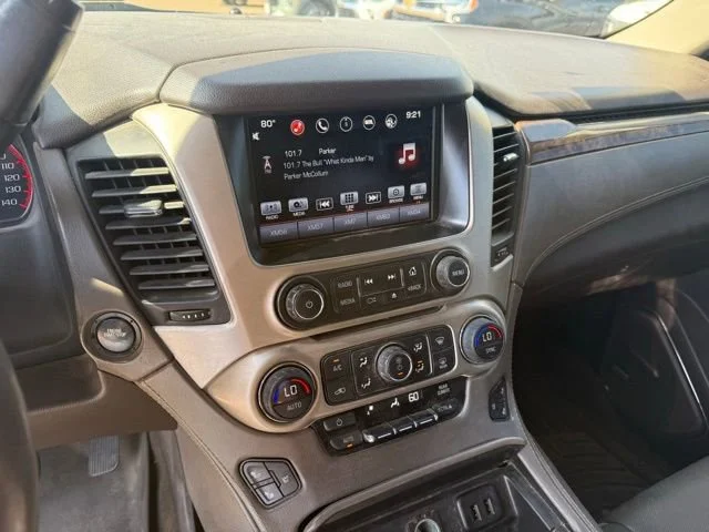 Used 2016 WHITE FROST TRICOAT GMC Denali image 15