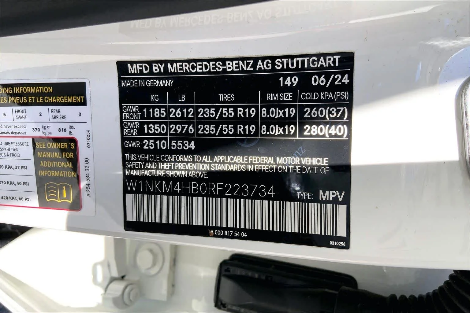 Used 2024 Polar White Mercedes-Benz GLC 300 image 37