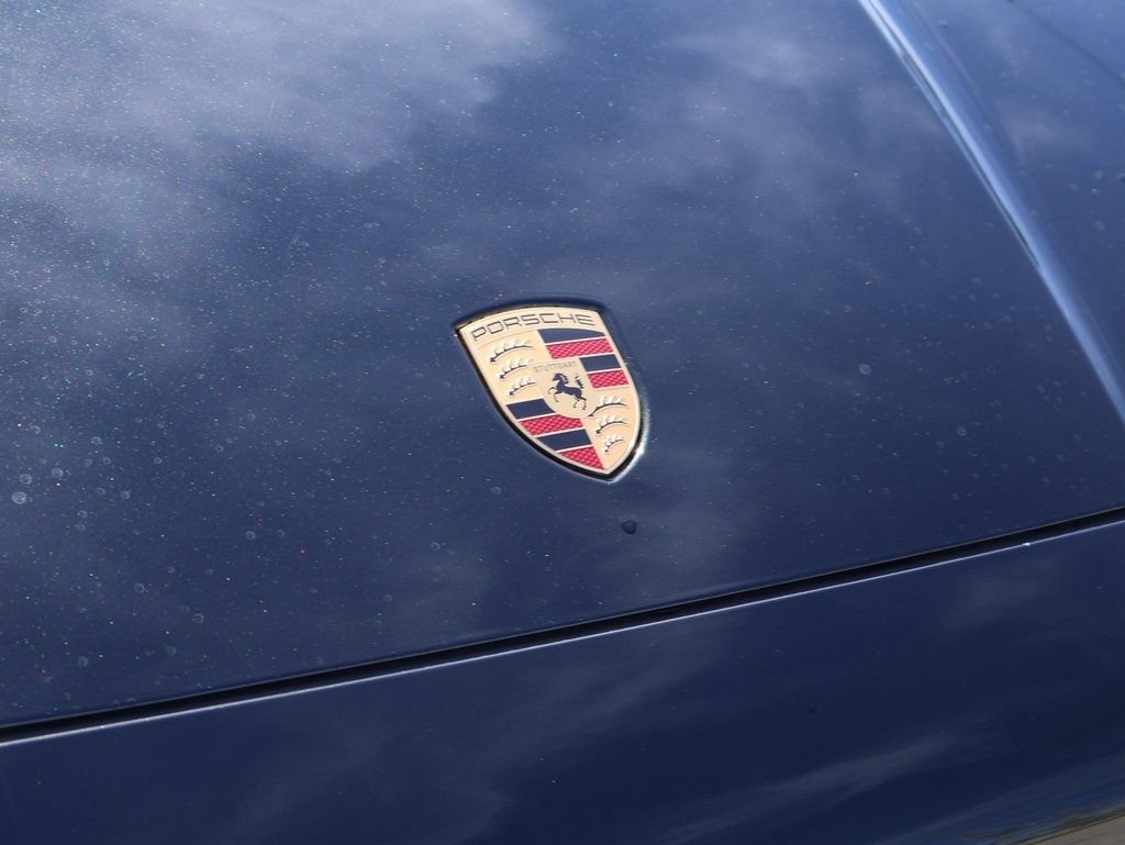 Used 2025 Olive Porsche  image 13