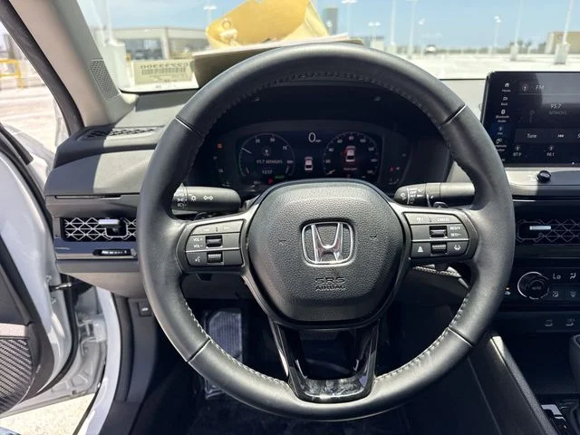 Used 2024 White Honda EX-L image 14