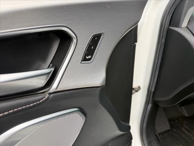 Used 2020 Platinum White Pearl Acura SH-AWD w/Tech image 12