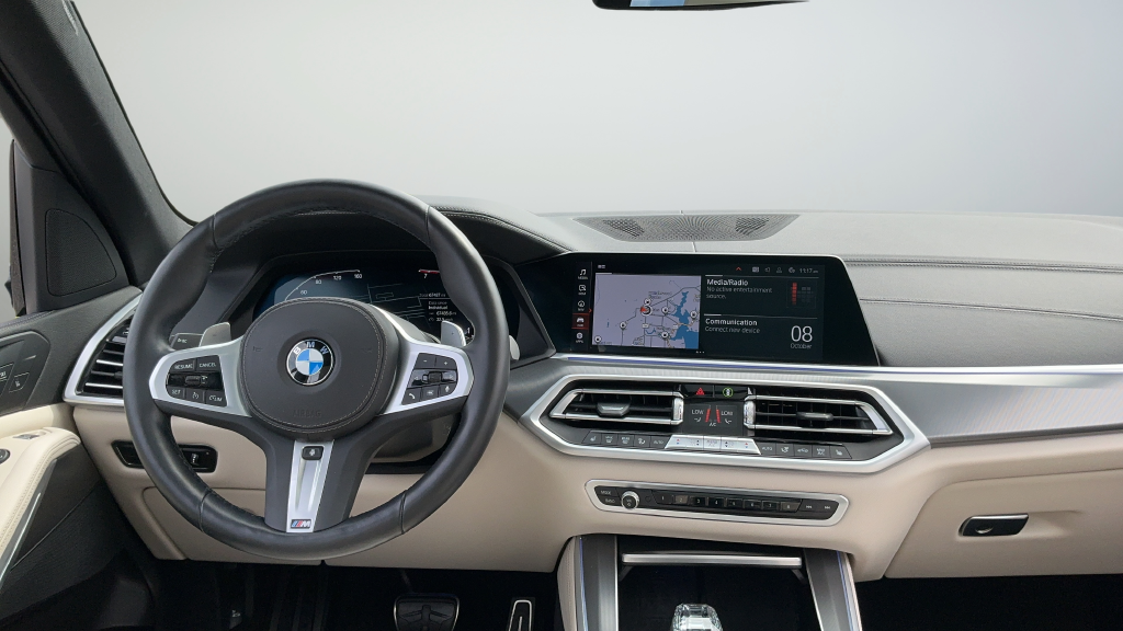 Used 2022 Gray BMW sDrive40i image 10