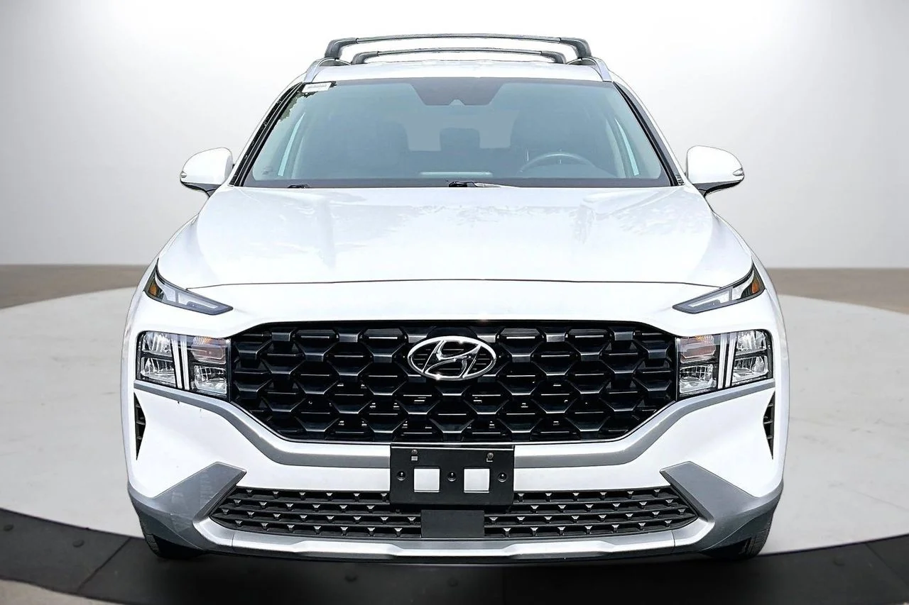 Certified Used 2023 White Hyundai SEL image 3