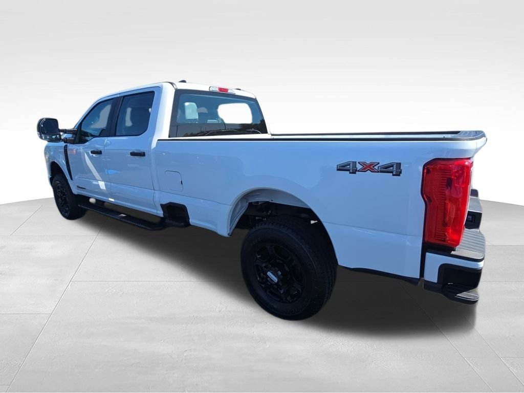 2026 Ford F-350 Super Duty XL - Photo 6