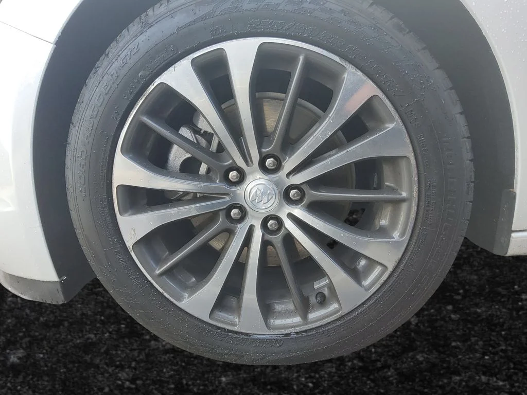 Used 2018 White Buick Premium I Group image 25