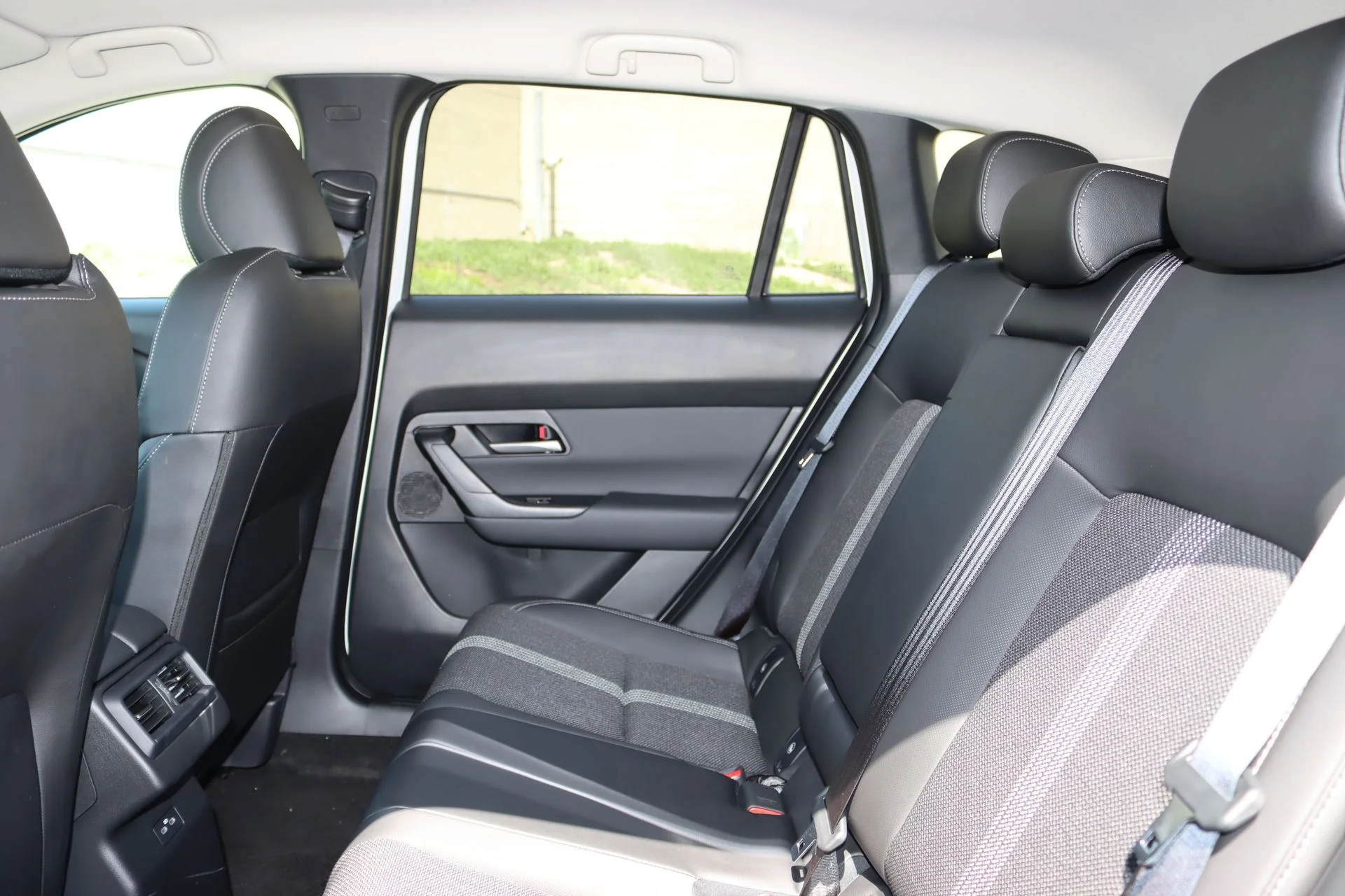New 2026 Wind Chill Pearl Mazda Preferred AWD image 19
