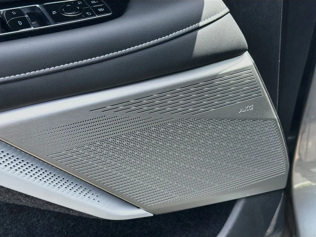 Used 2025 Silver Cadillac Sport 2 image 19