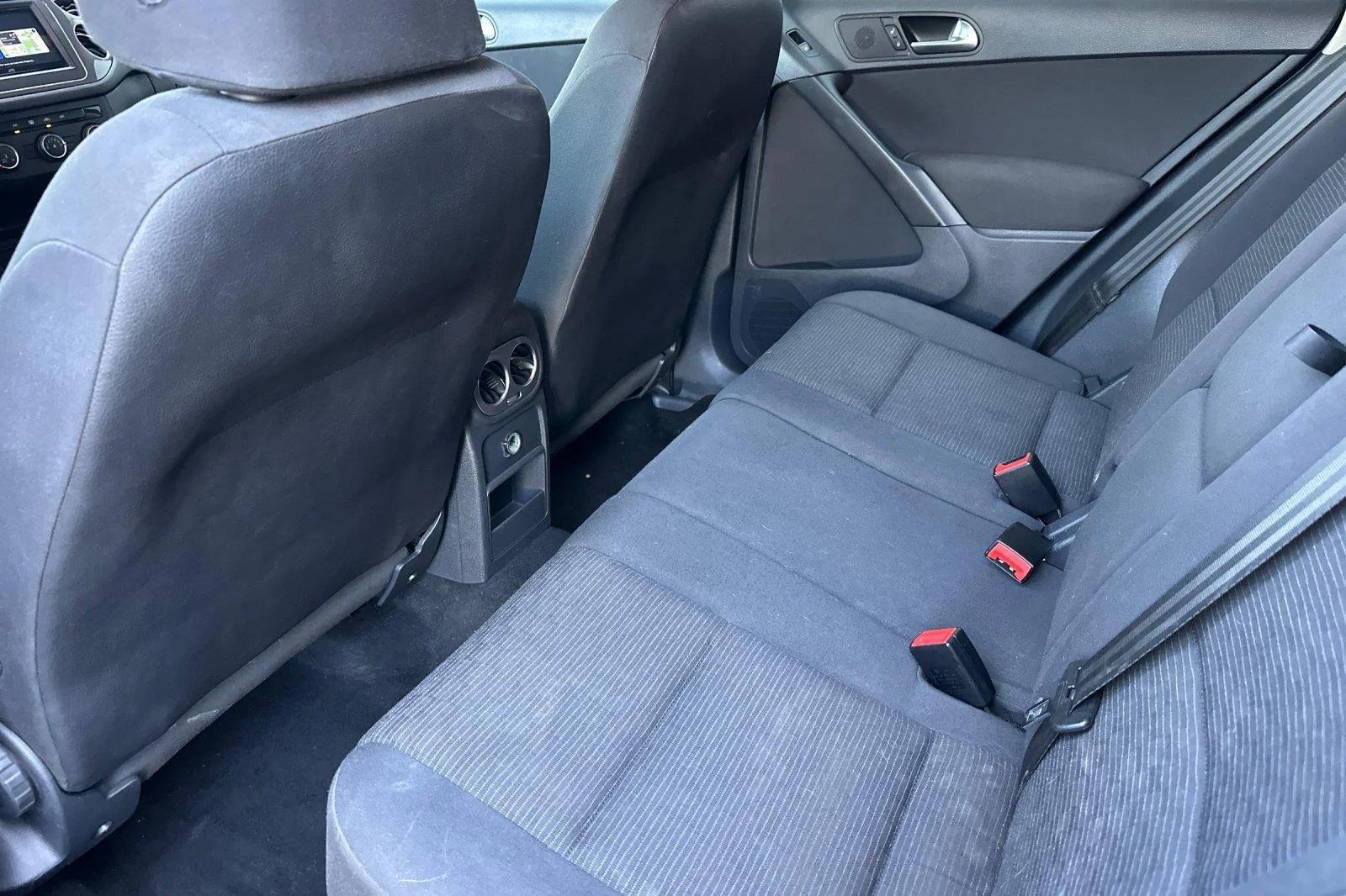 Used 2017 Pacific Blue Metallic Volkswagen SUV image 11