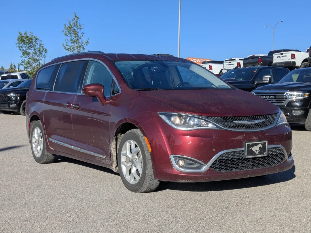 Used 2017 Red Chrysler Touring-L Plus - - FWD - 8.4 Uconnect NAV - 18 Wheels - Remote Start & More! image 2