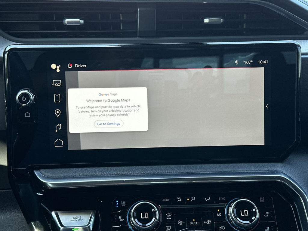 Used 2023 White GMC Denali image 42
