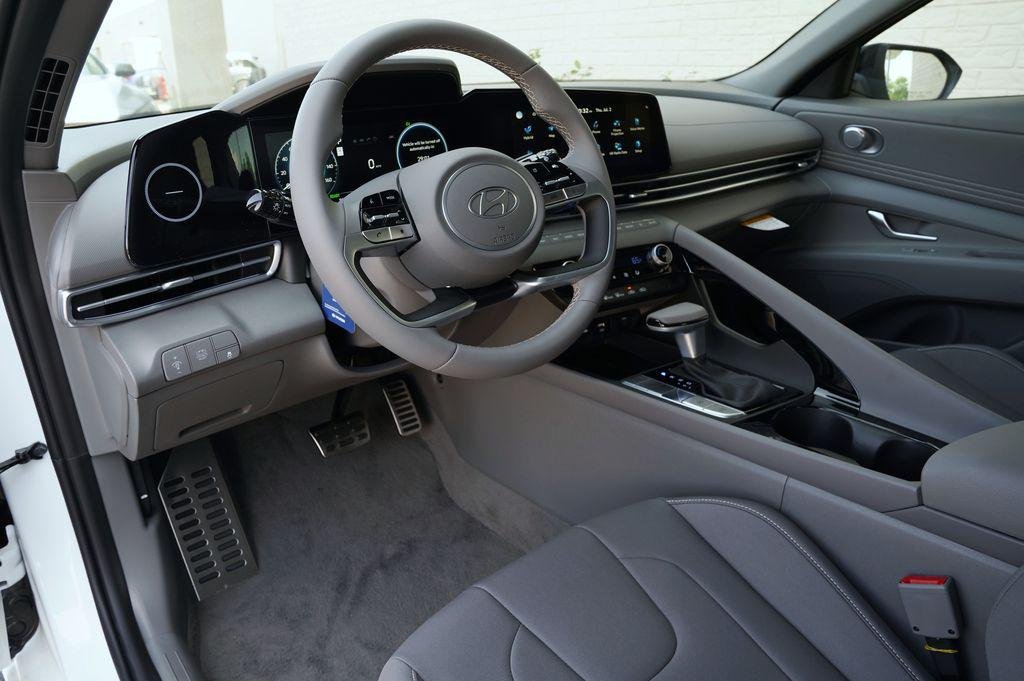New 2026 Serenity White Pearl Hyundai SEL Sport image 10
