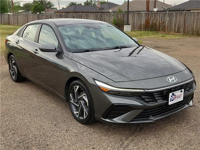 Used 2025 Gray Hyundai Limited (IVT) image 6