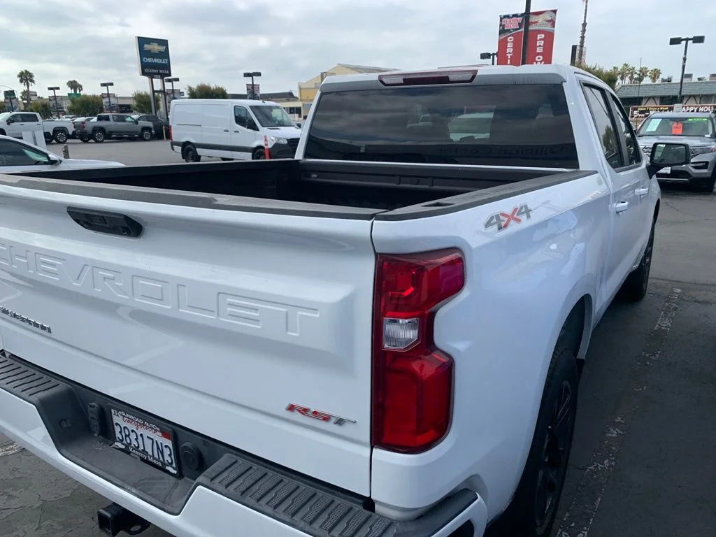 Used 2022 White Chevrolet RST image 5