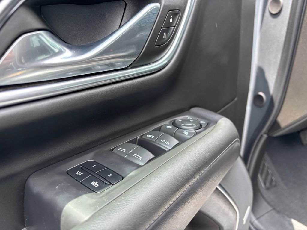 Used 2023 Gray Chevrolet Z71 image 23