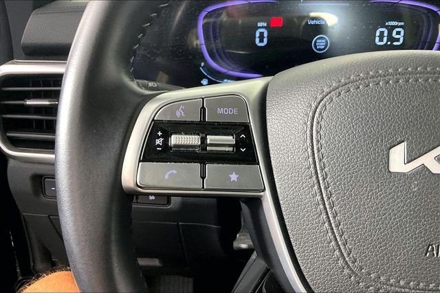 Used 2025 Black Kia S image 9