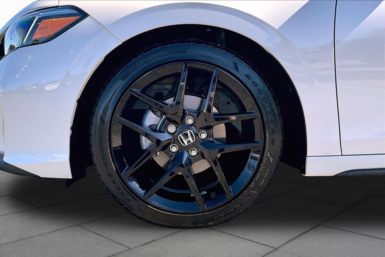 2026 Honda Civic Hatchback Sport - Photo 11