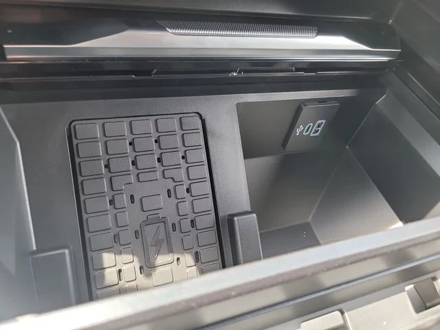 New 2026 Black Metallic Ford Platinum image 27