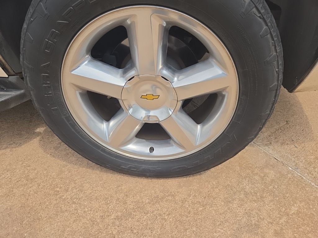 Used 2013 White Chevrolet LTZ image 9