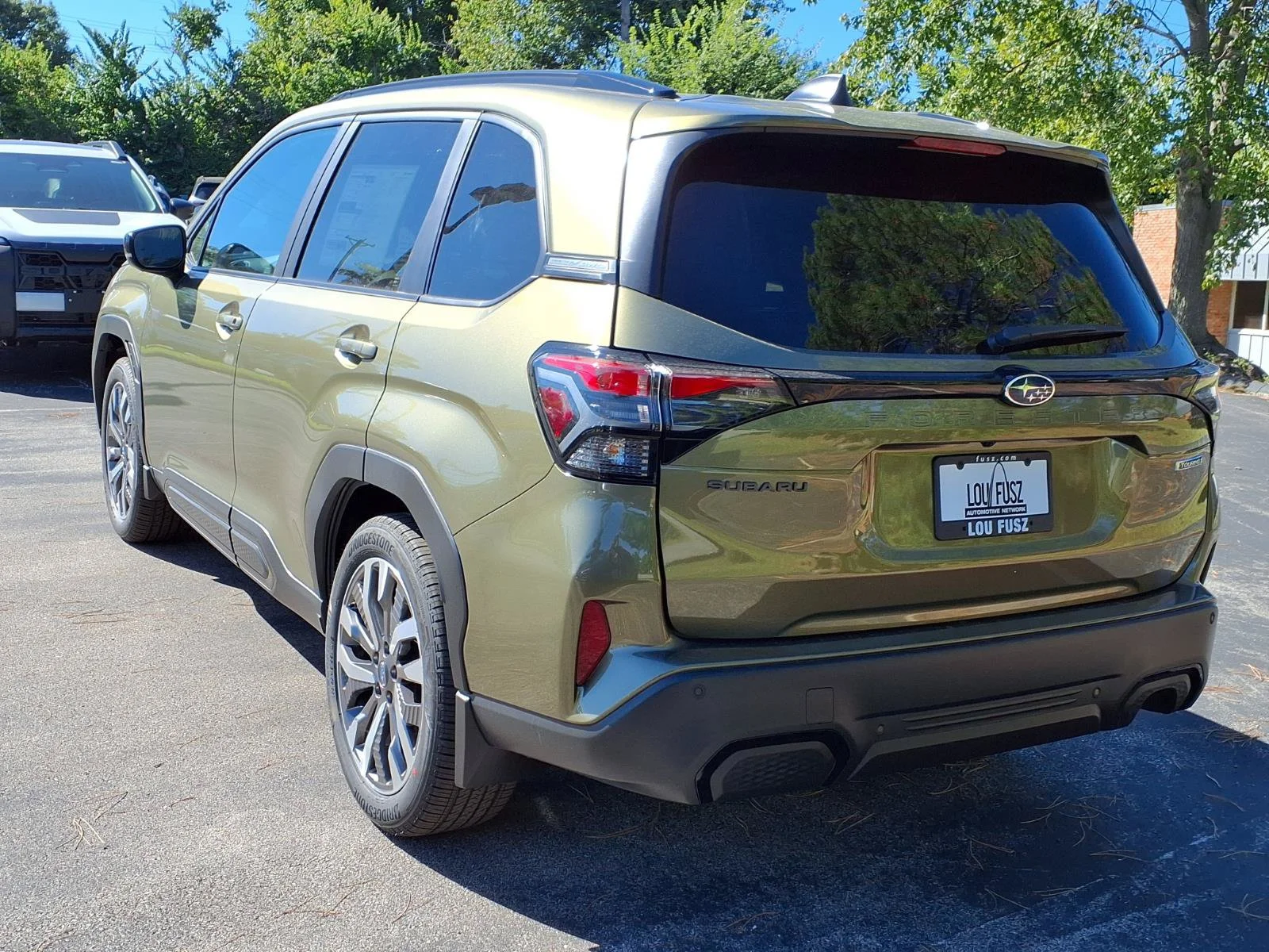 New 2026 AUTUMN GREEN METALLIC Subaru Touring image 2