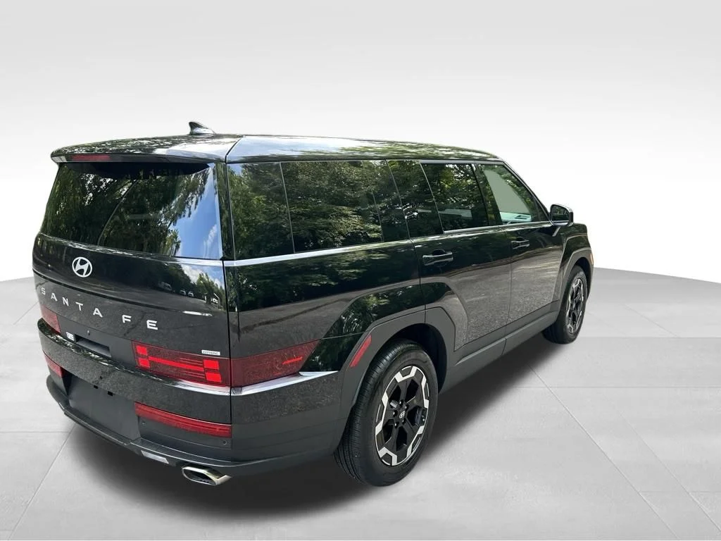 Used 2026 Black Hyundai SE image 5