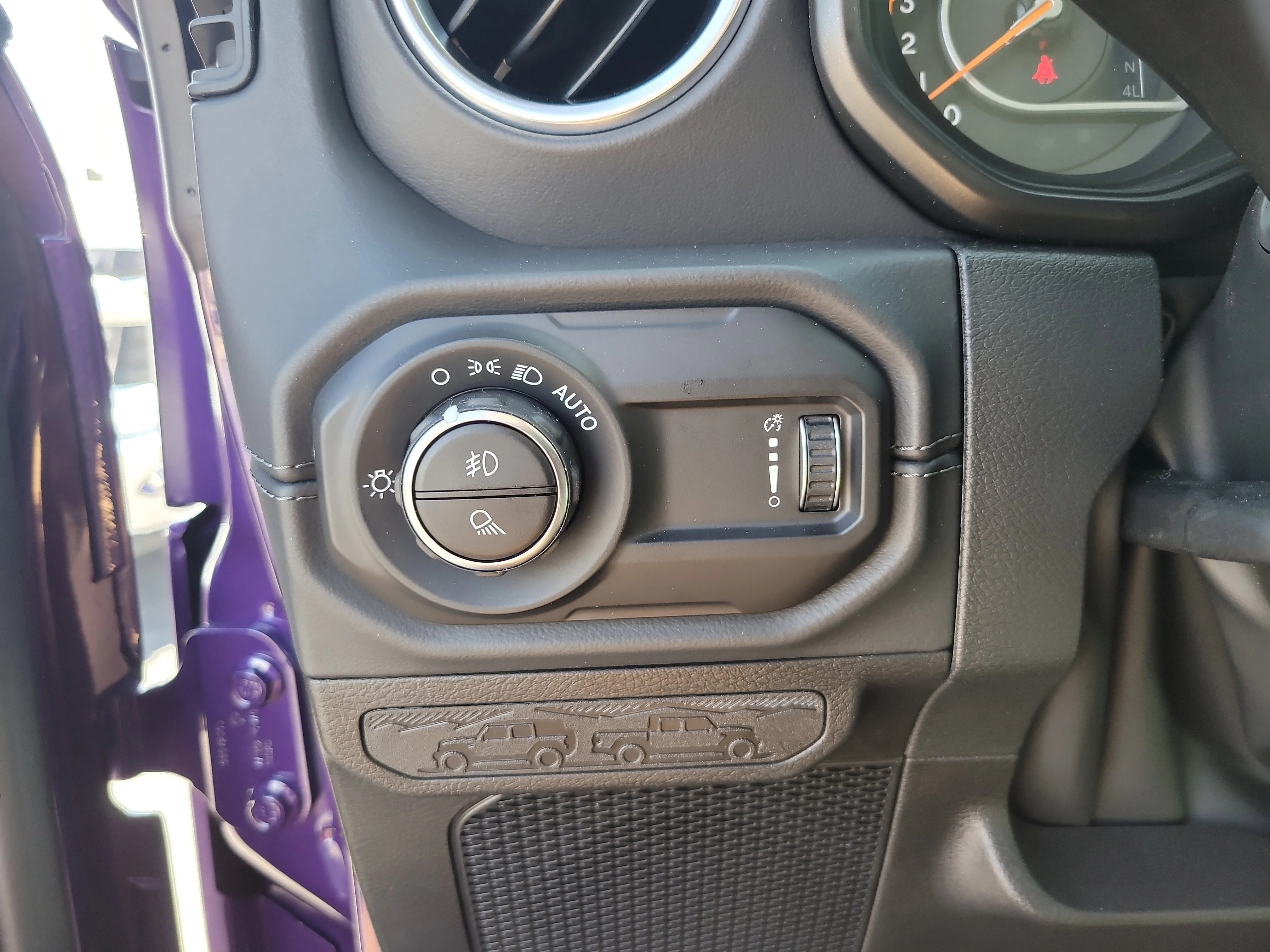New 2026 Reign Jeep Sahara image 21