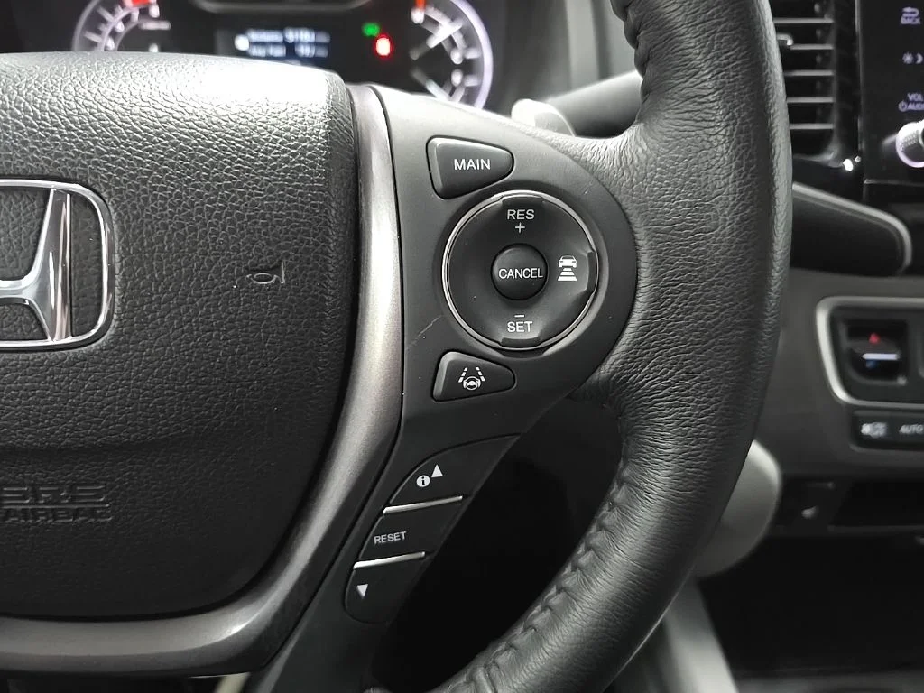 Used 2023  Honda RTL image 24
