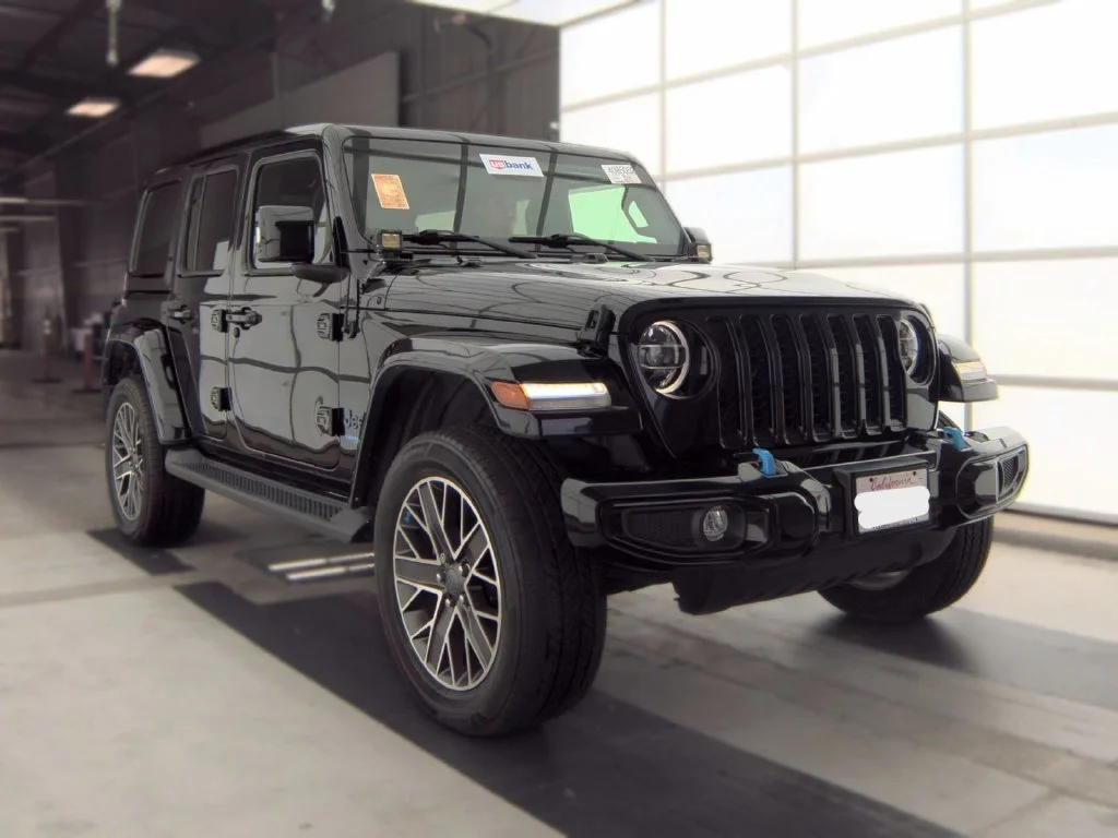 Used 2022 Black Jeep Unlimited Sahara 4xe image 3