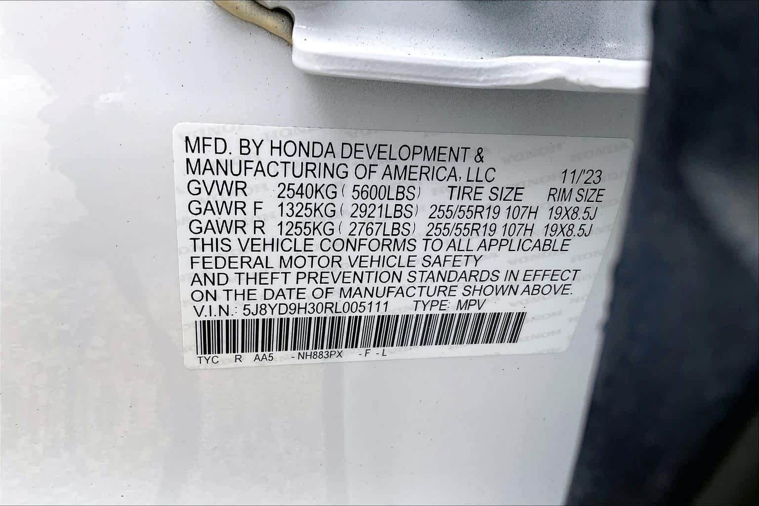 Certified Used 2024 Platinum White Pearl Acura MDX image 33