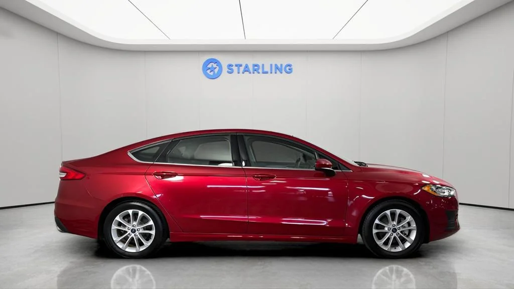 Used 2020 Red Ford SE image 11
