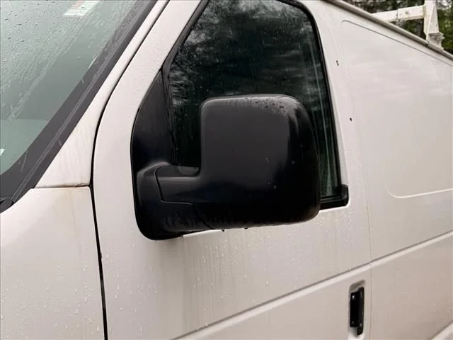 Used 2006 White Ford Commercial image 17