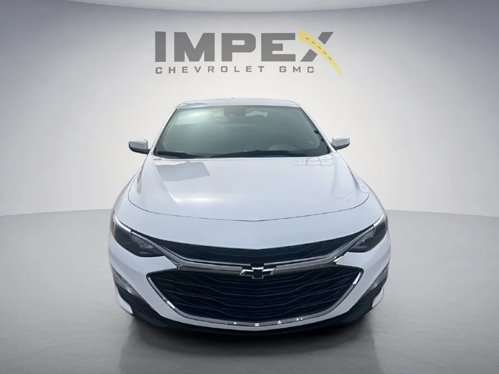 Used 2024 Summit White Chevrolet 1LT image 8