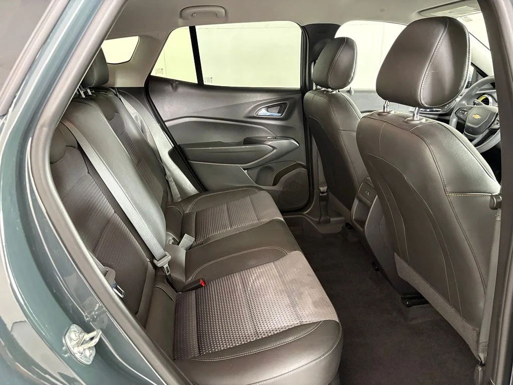 Used 2025 Gray Chevrolet LT image 38