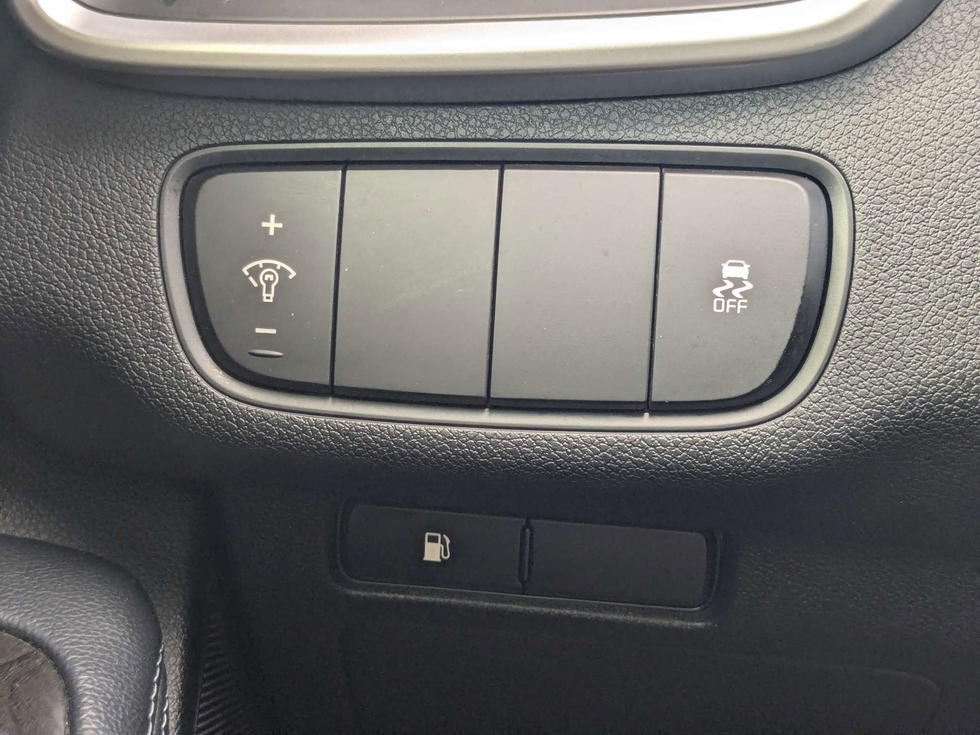 Used 2018 Ebony Black Kia L image 31