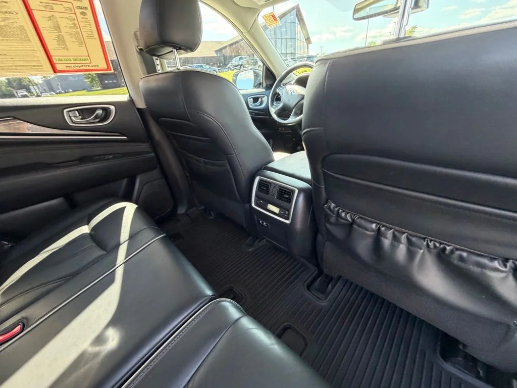 Used 2019 White INFINITI LUXE image 45