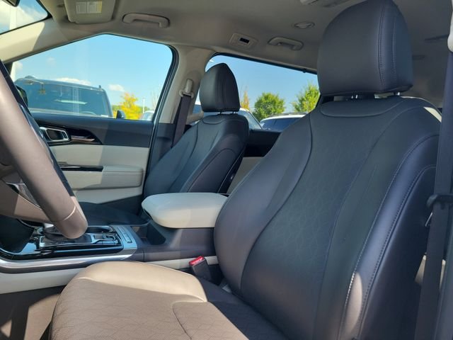 Used 2024 White Kia EX image 15