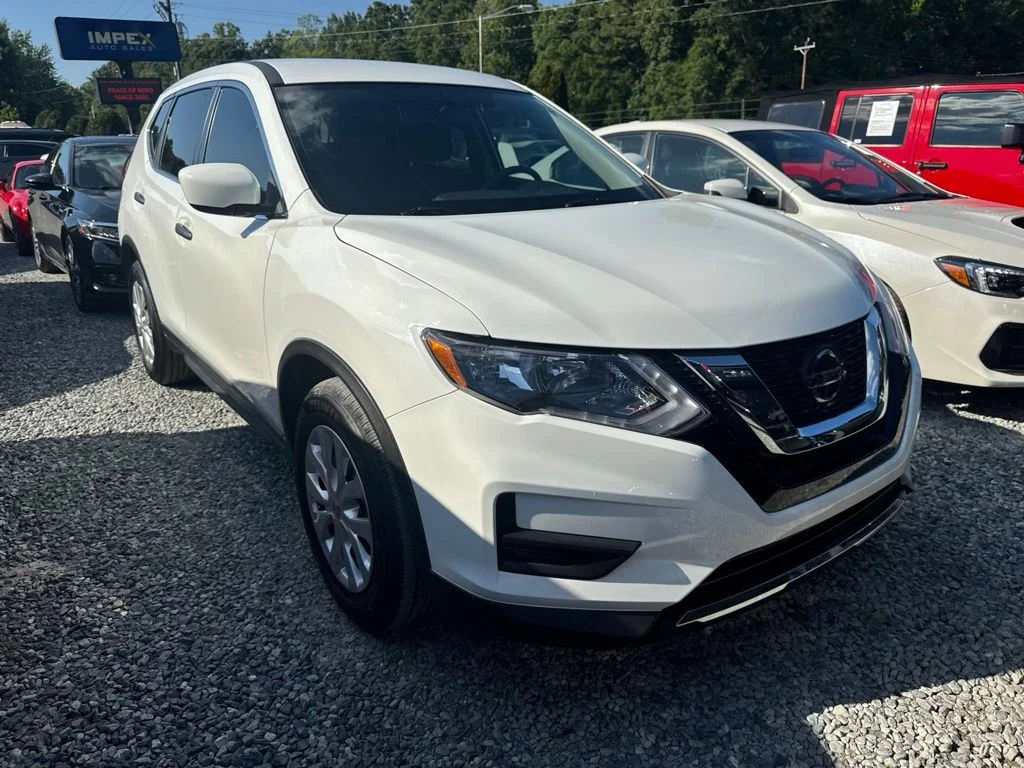 Used 2018 White Nissan S image 2