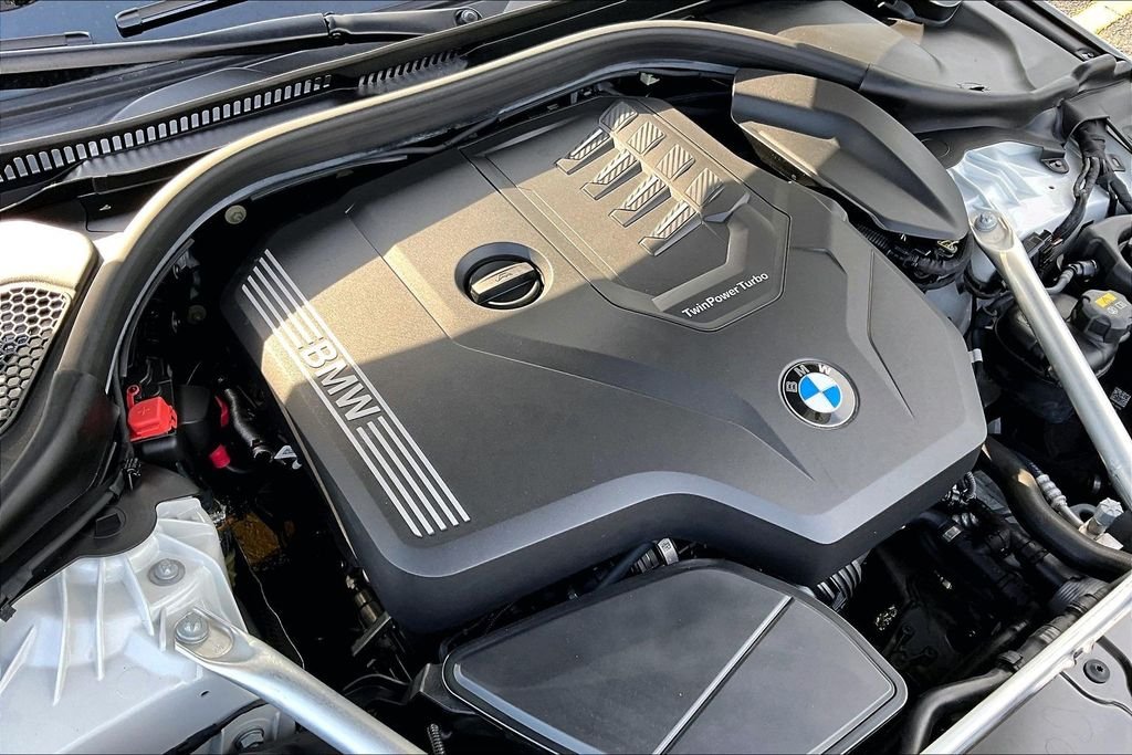 Used 2023 White BMW 530i image 32