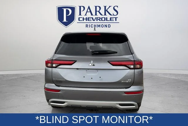 Used 2023  Mitsubishi SE image 6