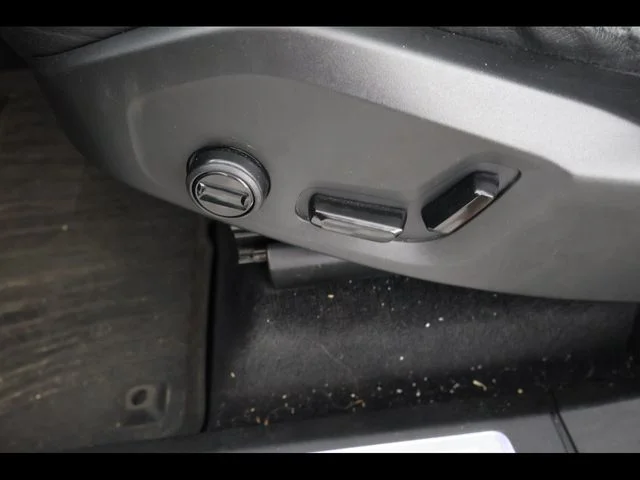 Used 2021 Black Volvo T6 Momentum image 16