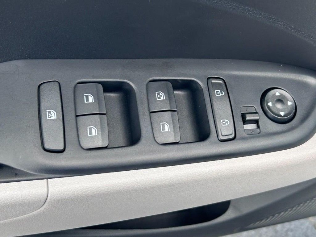 2026 Hyundai Venue SEL - Photo 11