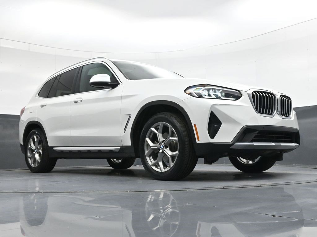 Used 2024 White Metallic BMW xDrive30i image 27