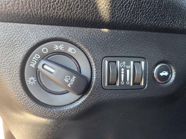 Used 2021 White Dodge SXT image 19